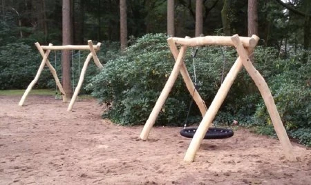 Robinia Houten Schommel Met Vogelnest PREMIUM Openbaar Gebruik 2 Robinia Houten Schommel Met Vogelnest PREMIUM Openbaar Gebruik - Afbeelding 2