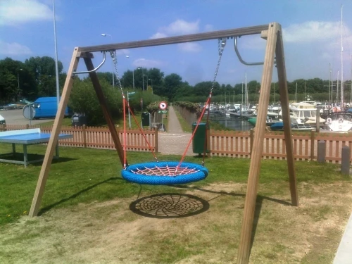 Hardhouten Vogelnest Schommel Openbaar 1 Hardhouten Vogelnest Schommel Openbaar