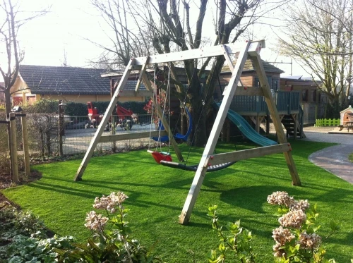 Houten Schommel Vario 4 Haken 262cm Hoog 3 Houten Schommel Vario 4 Haken 262cm Hoog - Afbeelding 3