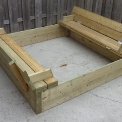 Houten Zandbak Met Bankjes Robuust Openbaar Gebruik